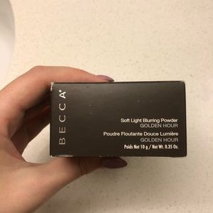 Becca soft light blurring setting powder